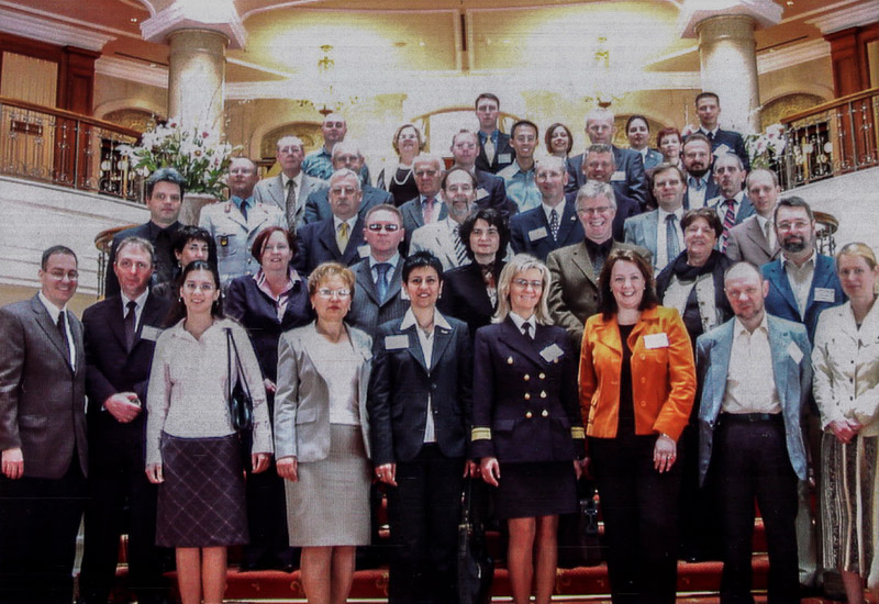 Group photo of IAMPS 2006